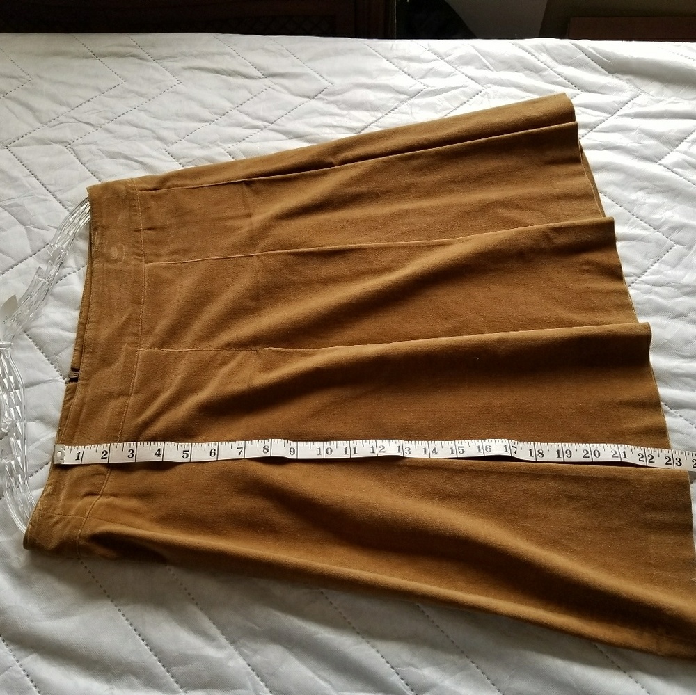 Knee suede (tan) skirt